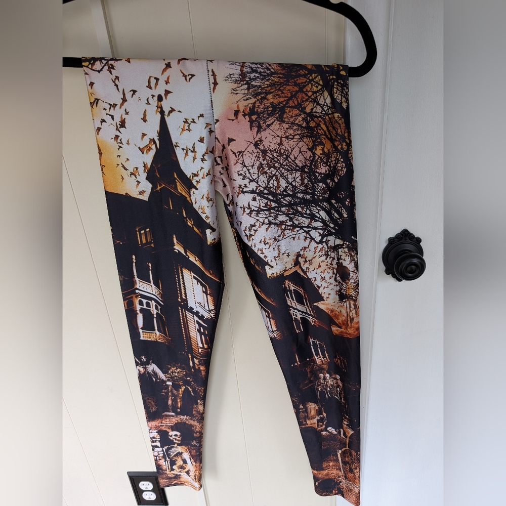 Blackmilk Museum 🎃 Halloween Haunted House Leggings
